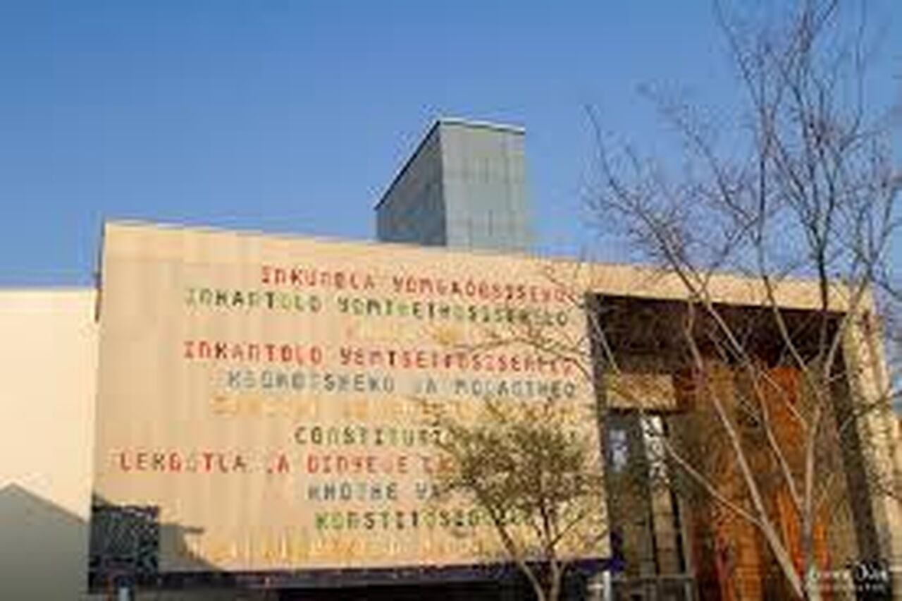 NOTICE: Art works not on display due to maintenance of the Court Building